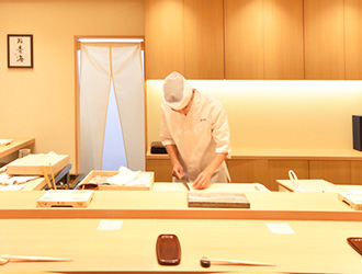 「鮨 青海（おうみ）青山店」「鮓 湊（みなと）」「鮨 天海（あまみ）」、他 求人