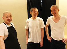 鮨なんば 求人 高級店だからピリついているわけではありません。笑いの絶えないお店です！