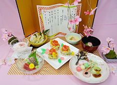 株式会社コスモプラン（COSMO PLAN co.,ltd.） 求人 季節ごとに特別なイベントメニューもご用意します。40～60食ほどの規模なので、しっかりとした料理が提供できます。