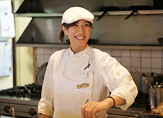 MAR-DE NAPOLI JAPAN INC.／マルデナポリ、DA BOCCIANO！、山半、ほか 求人 上野毛店でパティシエ経験者も歓迎しています！スイーツ作りと接客の両方を経験できる環境です。