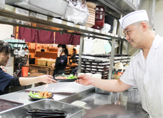サニーズ／日進畜産工業株式会社 求人 料理は個々の経験活かし洋食出身が考える和食やまたその逆などどこかで食べたことがあるようなでも新しい料理を手作り！
