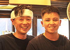 やきとりにしだ場／炭酒場カミナリ屋、他／株式会社カミナリ屋 求人 当社入社後に結婚したスタッフも多数！あなただけでなく、ご家族も安心できる勤務環境が完備されています！！
