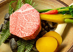 鉄板焼き ステーキ 湛山（たんざん） 求人 ▲最高級黒毛和牛「A5神戸牛」も堪能できます