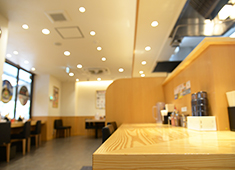 株式会社 MENYA 求人 清潔な店内を徹底しています。誰もが働きやすく、誰もが気軽に来てくれる環境づくりを大切にしています。