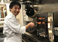 「Italian Cafe＆Bar Piatto」「Pizzeria Piatto」／フューチャースペース 求人 ▲食材の味を活かした、料理など料理長自ら丁寧にお教えします！