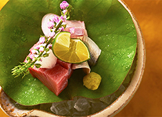 株式会社NATOMICS／せき亭、和食や ちそう、魚斉（うおなり）、魚光（うおこう）、他 求人 【二子玉川 せき亭】客単価15000～カウンターをメインとした和食割烹店。旬の食材で料理人の技が活きた逸品を提供。