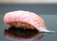 「鮨 青海 西新宿」「鮨 ふくじゅ」「すし龍」、他 求人 その日の食材を吟味し、鮨や一品料理の芸術を生み出します。