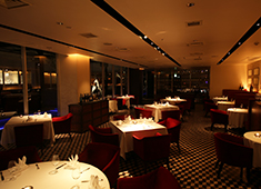 「REGINA」「RYUDUKI TEPPAN」 求人 「REGINA」…「WINE AND DINING」として誕生する新ブランドを共に成功させましょう！