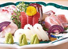 日新物産株式会社 求人 新鮮な食材を使った料理はお客様から大好評！自信を持ってお客様に提供できます。