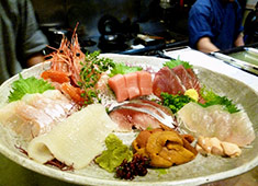 にしんば 求人 目利きの鮮魚の刺身に始まり創作料理の数々は和食だけに留まらず！ぜひあなたの調理経験をにしんばで活かして下さい！