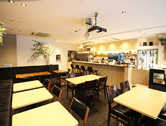 BOOKSHELF CAFE（ブックシェルフカフェ）／株式会社フォーシーズンズ 求人