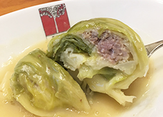 東京アカシア/新店準備室 求人 名物「ロールキャベツシチュー」は当店の歴史とともに歩んできた一品になります。