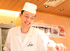 梅丘寿司の美登利総本店 ※台湾新店準備室 求人 カウンターでの仕事になりますので、地元のお客様から訪台しているお客様までダイレクトに反応を感じられます。