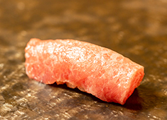 「鮨 七海」「すし松風」 求人 その日の食材を吟味し、鮨や一品料理の芸術を生み出します。