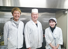 ぎんざ神田川／株式会社 神田川 求人 和食・割烹・鰻を全て覚えられる環境はなかなかないと思います。イチから学ぶ場としても、経験を活かす場としてもピッタリ