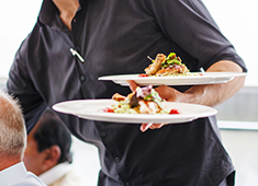 「店名未定」／World Liquor Importers 求人 ホール希望の方はもちろん、料理人の方でもお酒のプロフェッショナルを目指せます。