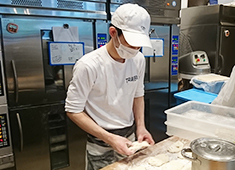 株式会社ドレステーブル／TruffleBAKERY(トリュフベーカリー) 求人 今までの経験をパン作りに活かしませんか？元料理人や元パティシエも活躍中！