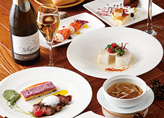 HOTEL THE KNOT YOKOHAMA／株式会社 ホスピタリティオペレーションズ 求人 お客様に寄り添うをモットーにお料理はお客様のご要望をお伺いしてメニューを作成しています。