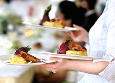 「MIGUEL Y JUANI」etc新規プロジェクト事業部 求人 ホール希望の方はもちろん、料理人の方でもお酒のプロフェッショナルを目指せます。