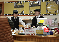 石窯パン工房 ばーすでい／株式会社 藤商事 求人 フロア販売スタッフ希望者も大歓迎です！幸せなパンの香りに囲まれて働きませんか？