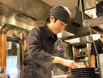 五代目 花山うどん銀座店、他／株式会社花山うどん 求人