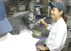 キリンシティ株式会社 求人 なるべく加工品を使わないで、仕込みから調理・調味までお客様の事を思いながら一品一品手作りしています。