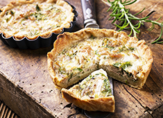 日本橋 AGORA Cafe（仮称） 求人 お客様の笑顔のために、こだわりの美味しい料理を作っていきましょう！