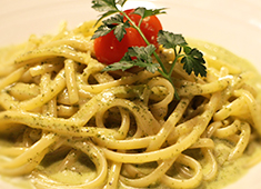 株式会社カプリ/魚の家BAL 求人 料理だけではなく、サービスだけでもない。店の運営そのものが学べる環境です。料理アイデアはカタチになります。