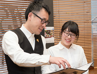 「焼肉 梨の家」「niku kitchen BOICHI」／株式会社 新鮮組本部 外食事業部 求人