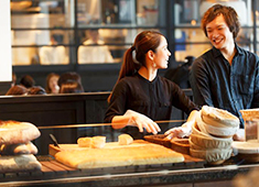 株式会社フォンス／BRASSERIE RUBIN 横浜ニュウマン 求人 ▲今後も出店計画が多数続きますので、新店に携わりたい方、チャレンジしたい方、大歓迎します！