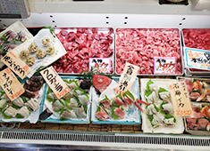 小さな魚がし 野口鮮魚店／築地 大宮商店 求人 鮮魚店直営なので、とにかく魚に強くなれる！そんなお店です。鮮魚店は午後8時まで。プライベートの充実できます。