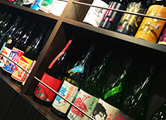 池袋 pon屋（ぽんや）／株式会社ボルテージフード 求人 東京でも他にはない希少な日本酒を取り揃えています。当店で１年日本酒を学べば、相当な知識が身につきます。