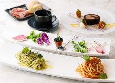 株式会社バイタライツ（Vitalightz .Inc） 求人 ビストロ、イタリアンなど、洋食全般の経験を活かせる料理構成です。新メニューの開発など歓迎いたします。