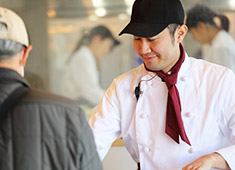SUNNY BAKKERY（サニーベッカリー）／MACHIDA BAKKERY（マチダベッカリー）／アイワ広告 株式会社 求人 出勤時間の部分など、柔軟に対応可能！希望に沿った働き方ができるように調整いたしますのでお気軽にご相談ください！