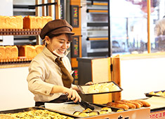 SUNNY BAKKERY（サニーベッカリー）／MACHIDA BAKKERY（マチダベッカリー）／アイワ広告 株式会社 求人 こんな時期だからこそご質問は随時歓迎！入社時期やその他の部分までお気軽にご質問ください！
