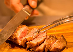 AKA-BARU RETZE/CRAFT×CRAFT 株式会社ノーツ 求人 料理は手作りなので、キッチンの方にはおもしろい環境です！