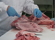 株式会社 ベルベ 求人 ▲本格的な「食肉加工」の技術が身に付きます。