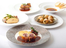 Rapport （ラポール） 求人 ビストロですが、料理は本格的！グランメゾンの技術と知識を基礎からしっかりと学ぶことができます。