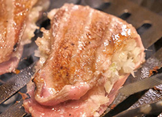 焼肉ぽんが 目黒はなれ／焼肉ぽんが 江ノ島店、他／YKプランニング 株式会社 求人 上質な肉のポテンシャルをフルに活かすメニューを提供しています。
