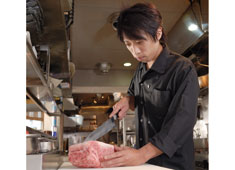 株式会社ダイゴインターナショナル 求人 店長・料理長のポジションあります。各店舗とも和気あいあいと楽しい雰囲気の職場◎楽しく働ける店づくりをお願いします。