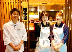 田中田 西麻布、ほか／田中田 GROUP 求人 ホール経験者も歓迎！ワインも豊富に扱うので、ソムリエを目指す方も学べる環境です！