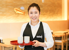 「日本料理 鯉之助」「すし処 きみ」 求人 マネージャー候補として、ホールポジションも積極採用中！ご興味のある方はぜひご応募・ご質問ください。