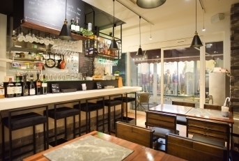 「QUATRE」「Wine Stand AXELA」etc／株式会社グラロス＜Glaros inc＞ 求人 新企画にもチャレンジできます。「あったらいいな」というアイデアから新商品を生み出すことも！
