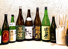 神楽坂 ささ木 求人 お酒の知識なども、日々の営業で身につきます！分からない点や勉強したい点があれば、しっかりとお教えしています！