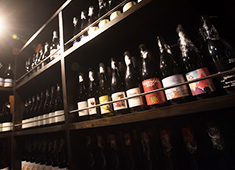 Cellar Fête（セラフェ）／ル セヴェロ ジャポン株式会社 求人 一組…一瞬に集中できる雰囲気も当店ならでは！ワインも本物のみを揃え、提供しています。