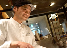 グレイトフル株式会社（GRATEFUL） 求人 ◎職場の雰囲気は？→優しいスタッフばかり！社員もアルバイトもとても仲が良い。ワイワイとアットホームな雰囲気です！
