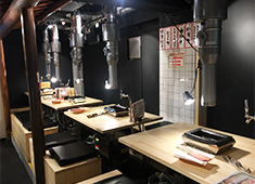 「焼肉台所家（だいどこや） 渋谷桜丘店」「焼肉台所家 東急本店前店」「焼肉寿亭（じゅてい）」／株式会社 燦 求人 連日満席の人気店「焼肉台所家 渋谷桜丘店」には地元の方〜著名人、芸能人まで、夜な夜な多くのお客様が集います！