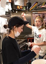 「やきとん てるてる」「おさかな てるてる」／合同会社 ブルイエ 求人