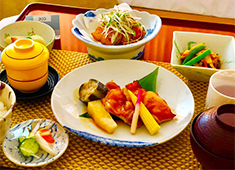 はぐくみ母子クリニック新横浜 求人 旬の食材を活かしたお料理や、「ほっ」とするようなお料理を提供しています。