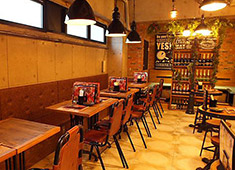 MLHコンサルティング株式会社 求人 ▲新店はカジュアルな焼肉店！（画像は既存店）難しい調理技術ではなく、明るく元気に活躍したい方にぴったりの会社です。